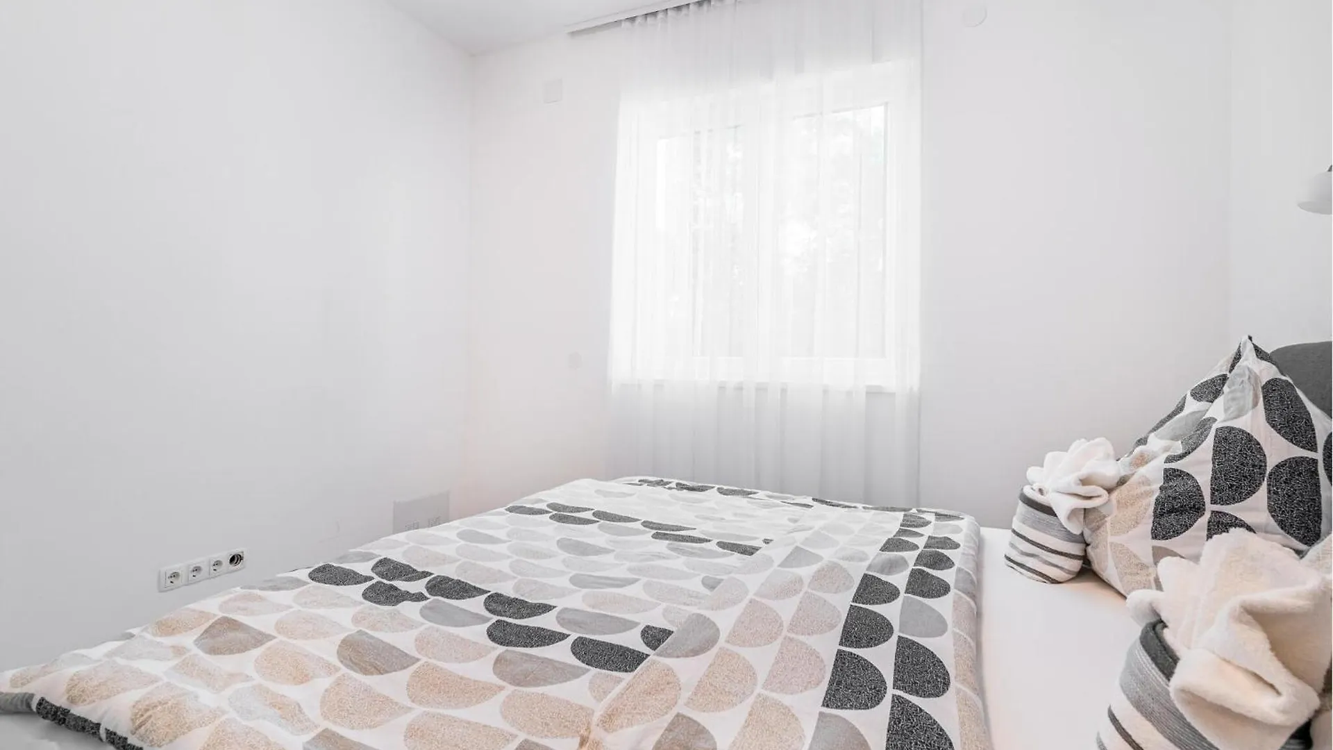 Beautiful Apartment In Nedescina With Kitchen